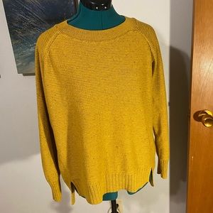 🍩 Yellow sweater - perfect for fall